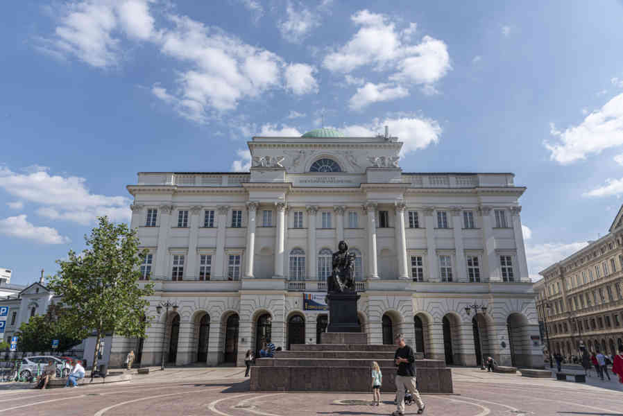 Polonia - Varsovia 131 - palacio Stazis.jpg